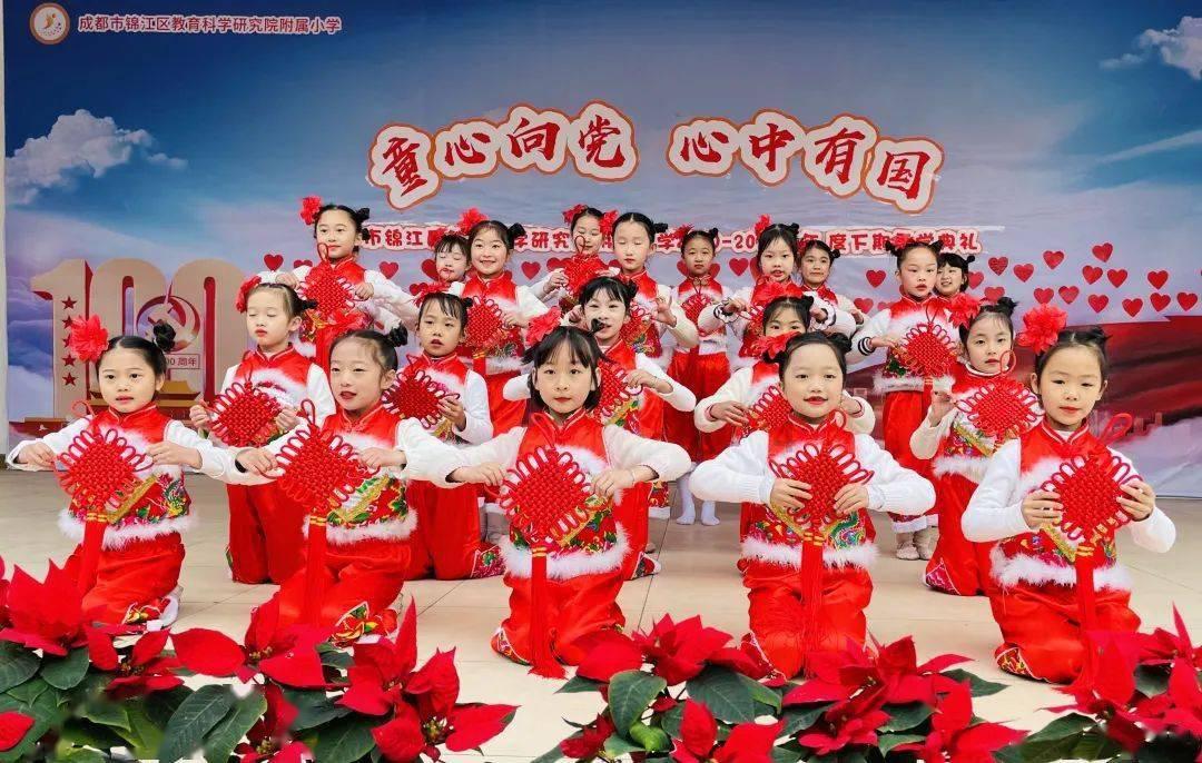 跨年晚会被嘲变味，现场作秀、卖惨，周华健、凤凰传奇被观众同情